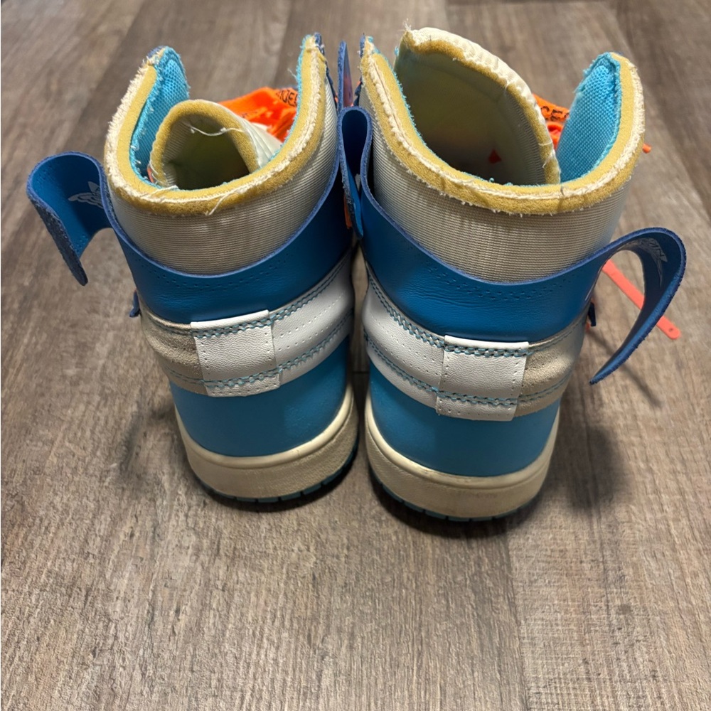 Off-White x Air Jordan 1 High OG ‘UNC’ - Picture 4 of 8